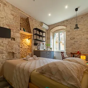 Rooms&apartments Djanovic *** Split